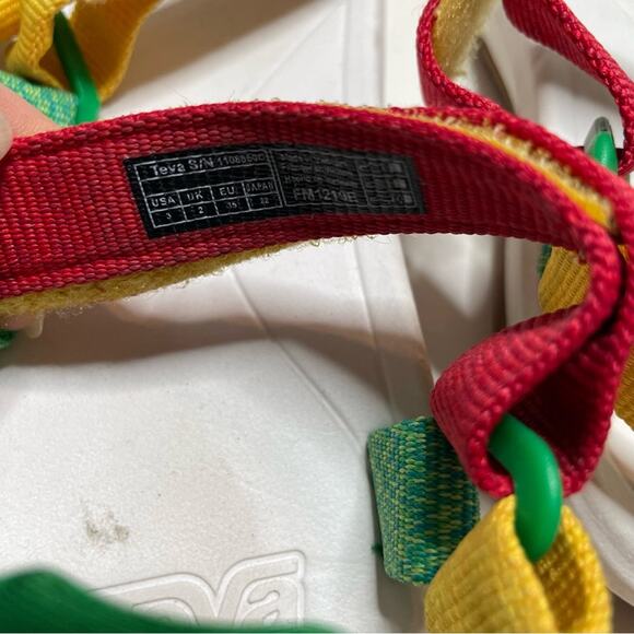 TEVA X ERIC CARLE kids sandals Size 3 Youth - Picture 2 of 6